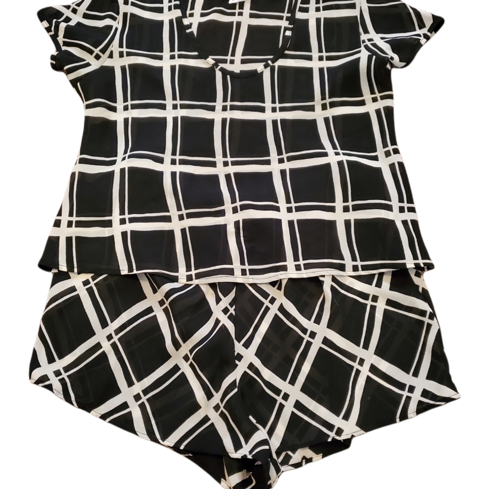 Kristine Tyler Intimates Top is M Bottoms are L